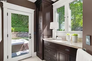 5828 SW Cheltenham Dr, Portland, OR 97239 - Photo 23