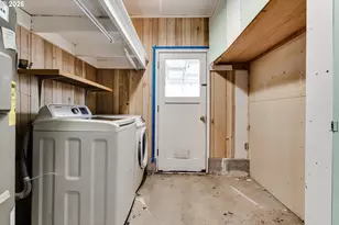 445 SW Juniper St, Junction City, OR 97448 - Photo 23