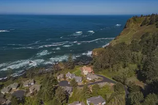 189 Sea Crest Ln, Otter Rock, OR 97369 - Photo 31