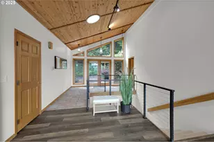 3758 Pine Canyon Dr, Eugene, OR 97405 - Photo 3