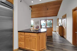 3758 Pine Canyon Dr, Eugene, OR 97405 - Photo 19