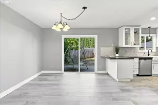 10308 NE Manor Dr, Vancouver, WA 98686 - Photo 9