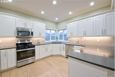 2640 NE Nova Ave, Hillsboro, OR 97124 - Photo 11