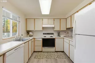 13216 NE Salmon Creek Ave, Vancouver, WA 98686 - Photo 11