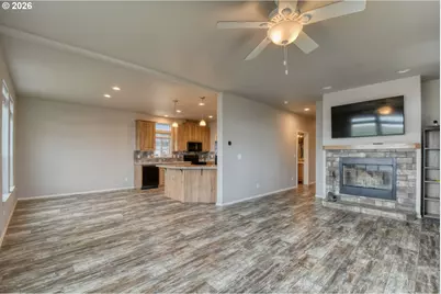 105 Columbia St, Helix, OR 97835 - Photo 7