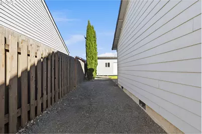 2607 Duke St, Woodburn, OR 97071 - Photo 41