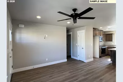 1224 SE Booth Ave, Roseburg, OR 97470 - Photo 3