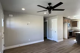 1224 SE Booth Ave, Roseburg, OR 97470 - Photo 3