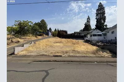 1224 SE Booth Ave, Roseburg, OR 97470 - Photo 9