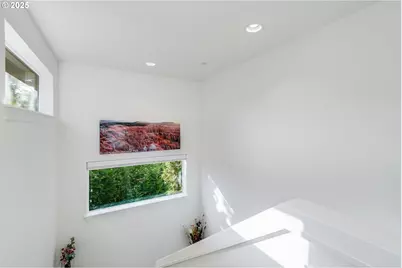 77 NE 58th Ave, Portland, OR 97213 - Photo 15