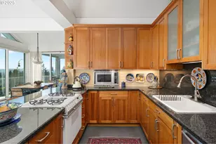 4141 SW Washouga Ave, Portland, OR 97239 - Photo 29