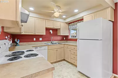 31509 NW Pacific St, North Plains, OR 97133 - Photo 11