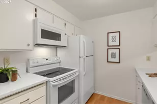 47 Eagle Crest Dr, Lake Oswego, OR 97035 - Photo 9