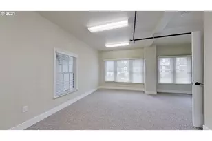 998 Ferry Ln, Eugene, OR 97401 - Photo 11