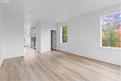 4851 NE Cully Blvd #6, Portland, OR 97218 - Photo 5