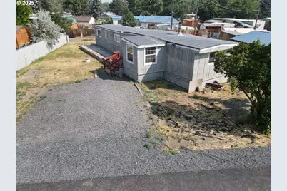 420 W Grant St, Burns, OR 97720 - Photo 1