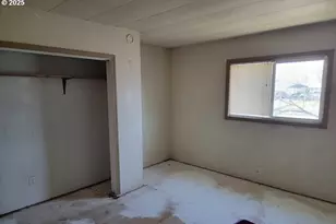 420 W Grant St, Burns, OR 97720 - Photo 13