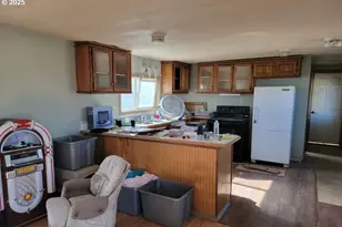 420 W Grant St, Burns, OR 97720 - Photo 7