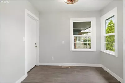 1084 24th St, Salem, OR 97301 - Photo 15