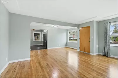 1084 24th St, Salem, OR 97301 - Photo 9