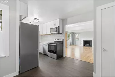 1084 24th St, Salem, OR 97301 - Photo 17