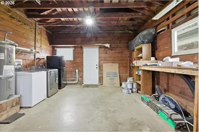 1084 24th St, Salem, OR 97301 - Photo 29