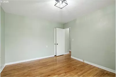 1084 24th St, Salem, OR 97301 - Photo 19