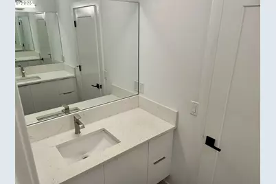 9023 NE Hoyt St, Portland, OR 97220 - Photo 13