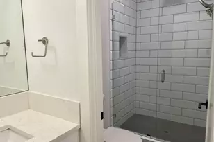 9023 NE Hoyt St, Portland, OR 97220 - Photo 11