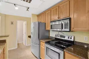 850 Springtree Ln, West Linn, OR 97068 - Photo 9