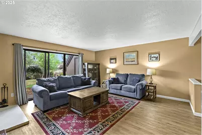 14523 NE Stanton Ct, Portland, OR 97230 - Photo 3