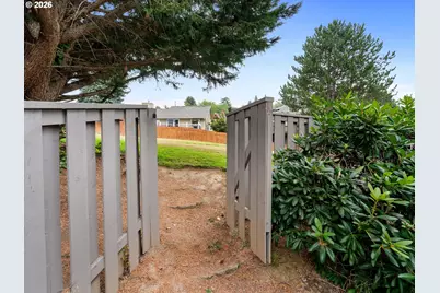 11641 SE Flavel St, Portland, OR 97266 - Photo 37