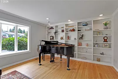 1275 SW Orinda Way, Portland, OR 97225 - Photo 9
