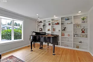 1275 SW Orinda Way, Portland, OR 97225 - Photo 9