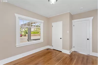 8316 SE Raymond Ct, Portland, OR 97266 - Photo 11