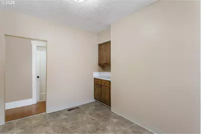 8316 SE Raymond Ct, Portland, OR 97266 - Photo 9