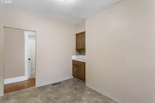 8316 SE Raymond Ct, Portland, OR 97266 - Photo 9