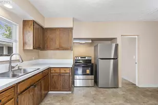 8316 SE Raymond Ct, Portland, OR 97266 - Photo 7