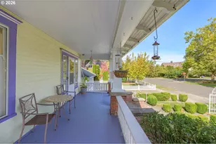 625 NE Cowls St, McMinnville, OR 97128 - Photo 9