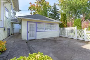 625 NE Cowls St, McMinnville, OR 97128 - Photo 5