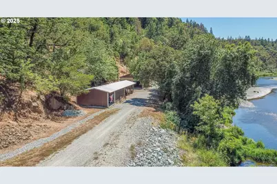 1138 Yokum Rd, Riddle, OR 97469 - Photo 25