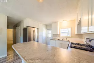 302 SE Neptune Ave, Lincoln City, OR 97367 - Photo 9