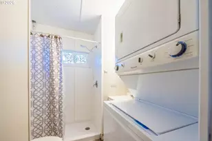 302 SE Neptune Ave, Lincoln City, OR 97367 - Photo 11