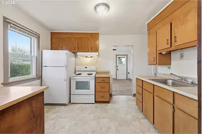 650 E Fairfield St, Gladstone, OR 97027 - Photo 11