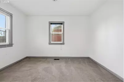 650 E Fairfield St, Gladstone, OR 97027 - Photo 7