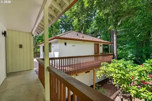 4131 SW Chesapeak Ave, Portland, OR 97239 - Photo 5