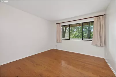 4131 SW Chesapeak Ave, Portland, OR 97239 - Photo 31