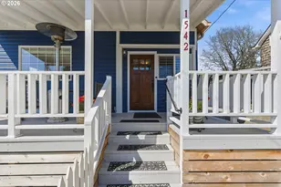 1542 Meade St, North Bend, OR 97459 - Photo 3