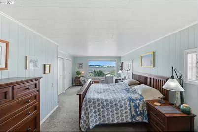 1542 Meade St, North Bend, OR 97459 - Photo 33