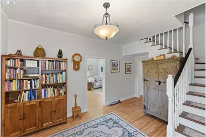 1542 Meade St, North Bend, OR 97459 - Photo 5